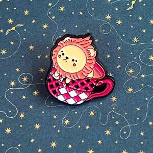 Harry Potter Gryffindor Cute Lion in Teacup Enamel Pin - Hogwarts house pride
